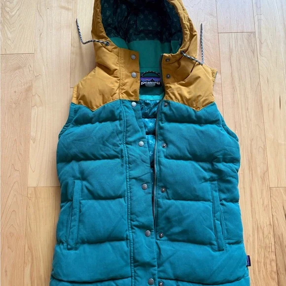 Womens Patagonia Green/teal and Yellow Puffer Vest - Picture 2 of 7